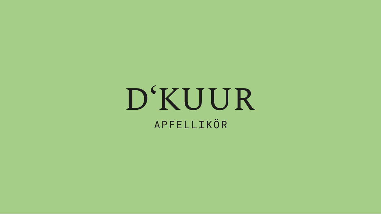 D’KUUR Logo auf Apfellikör Farbe
