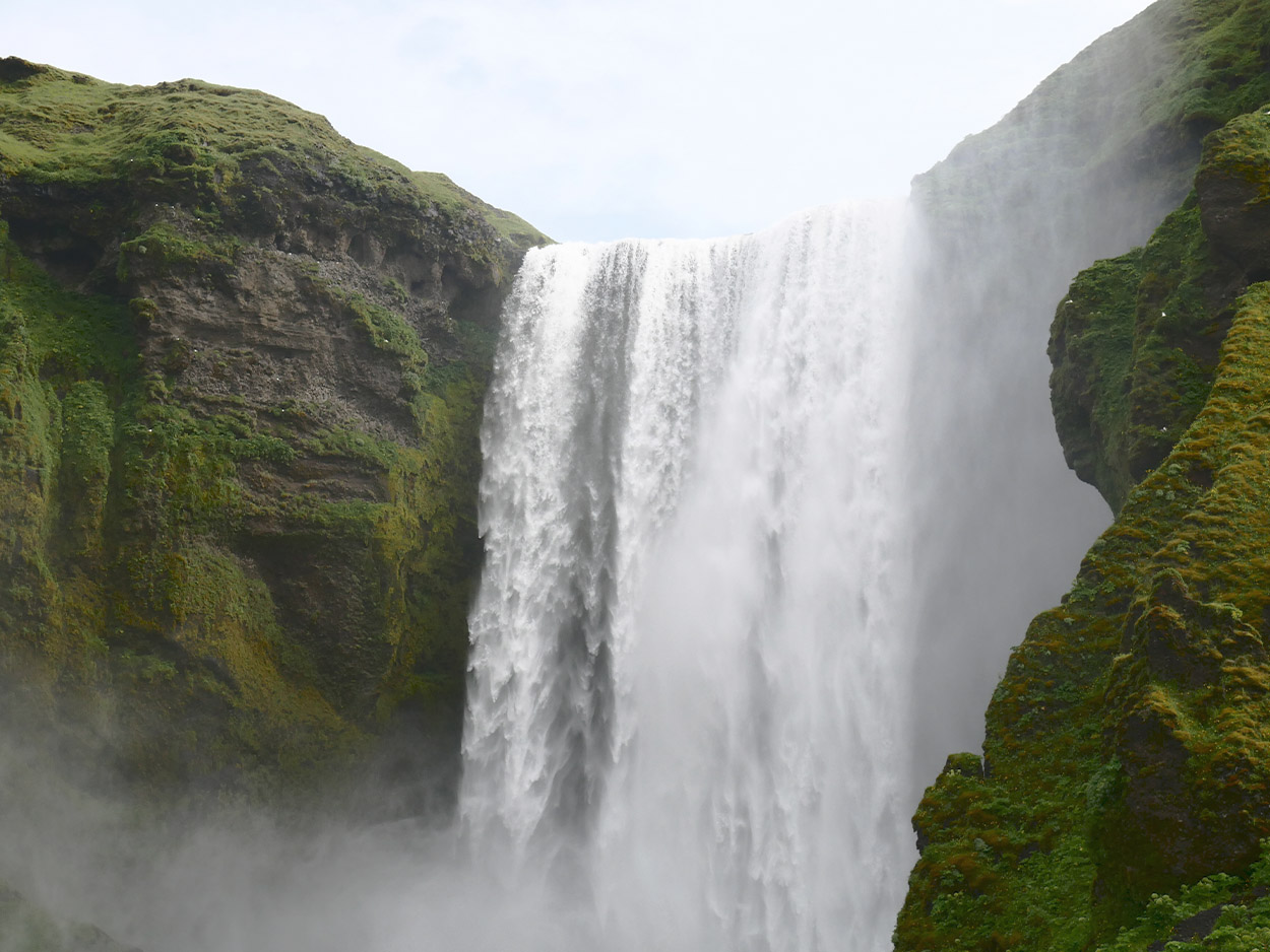 skógafoss waterfall closeup